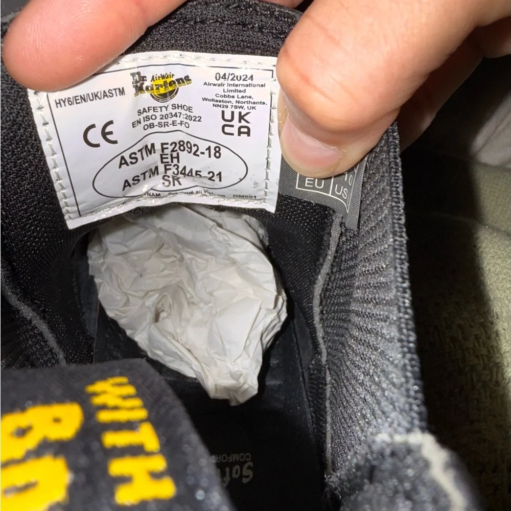 Dr. Martens 2976 Slip Resistant